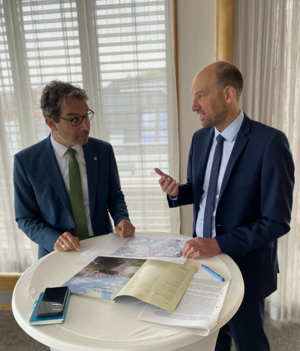 Dr. Andre Baumann, Staatssekretär und Klaus Eckert, Regierungsdirektor im Ministerium für Umwelt, Klima und Energiewirtschaft Baden-Württemberg